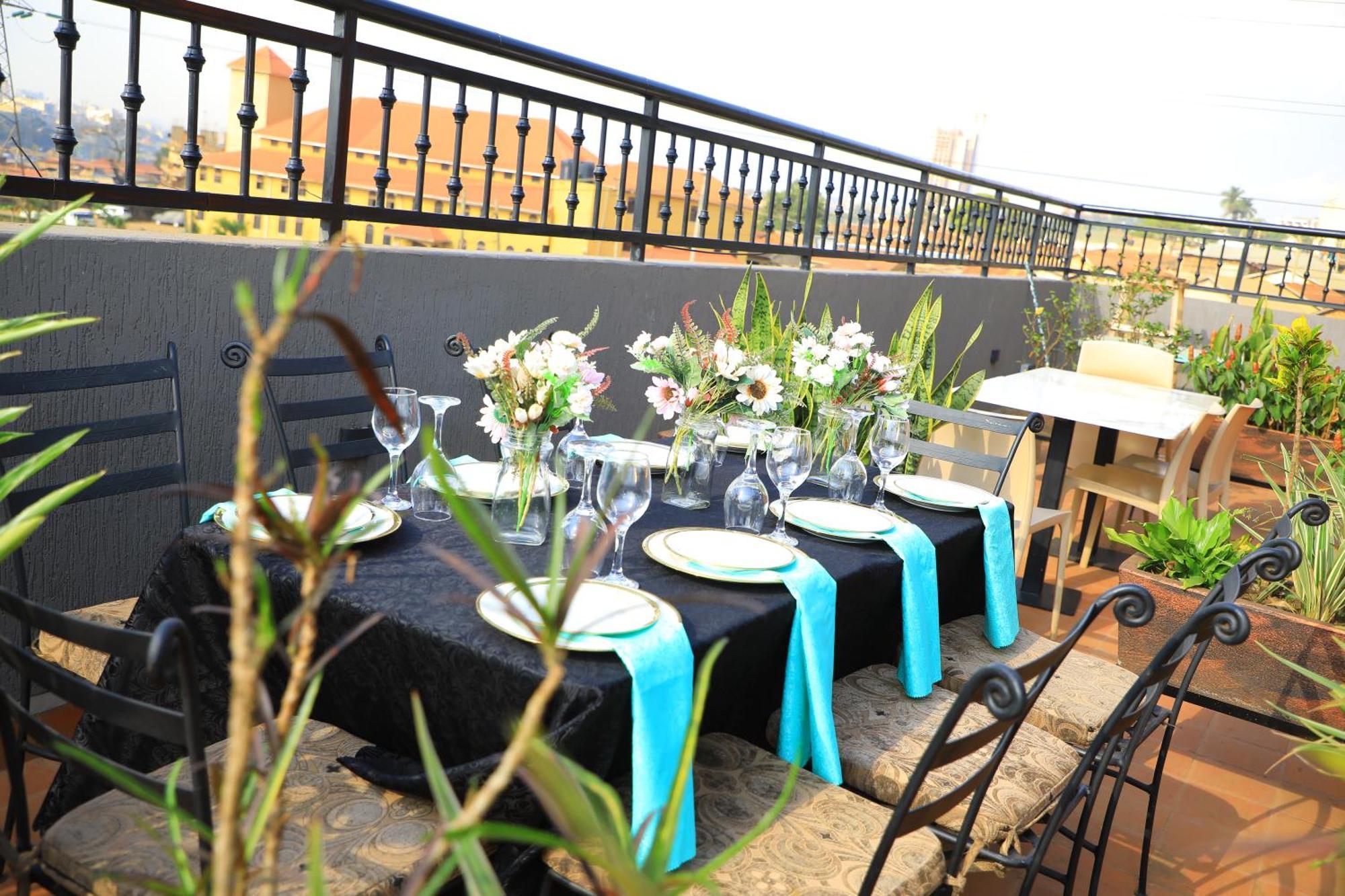 Galaxy Motel Kampala Extérieur photo